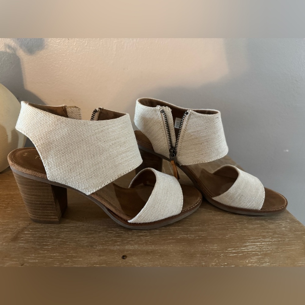 TOMS EUC Sandal Heels